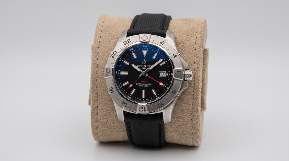 Breitling Avenger Automatic GMT 45 Blue Dial A32395101C1X1 Box & Papers